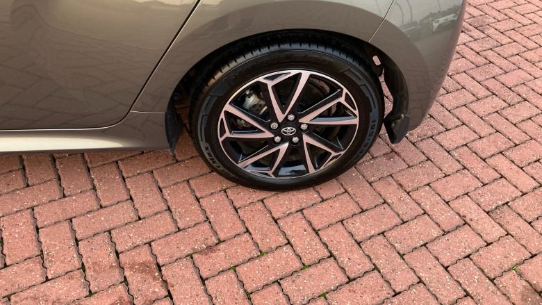 Toyota Yaris 1.5 Hybrid Design 5dr CVT Hybrid Hatchback